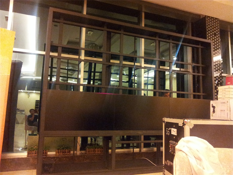 2012年哈爾濱哈西金爵萬象售樓處液晶拼接大屏幕