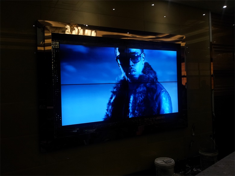 2012年新世界百貨KTV液晶拼接大屏幕大廳